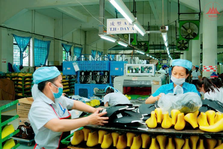 Công ty cổ phần Giầy Phúc Yên: Xây dựng môi trường sản xuất vì người lao động